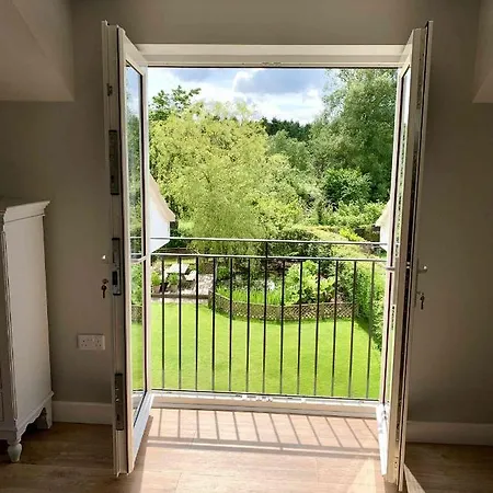 Apartment Acorn Attic, A Modern, New First Floor Garden Annex Great Ouseburn