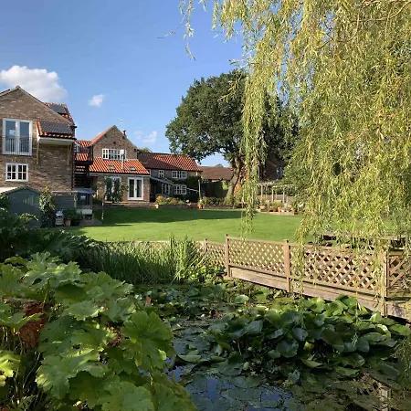 Apartment Acorn Attic, A Modern, New First Floor Garden Annex Great Ouseburn
